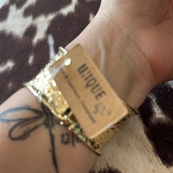 Aurora Borealis Gold Cuff - Picture 5 of 5